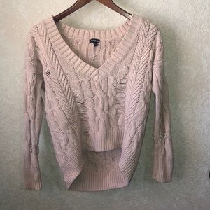Cabel knit V-neck sweater